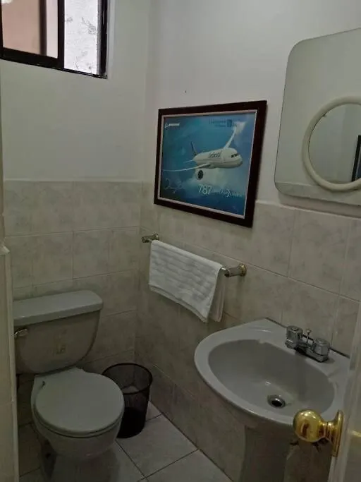 Hermoso Apartamento Al Norte Cerca De La Embajada Americana Quito 0*,